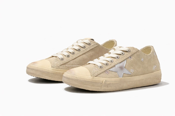 Женские кеды Golden Goose V-Star 2 Distressed Sneakers Suede Beige