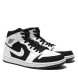 Унисекс кроссовки Nike Air Jordan 1 Mid White Black