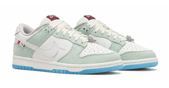 Женские кроссовки Nike Wmns Dunk Low LX Year Of The Dragon