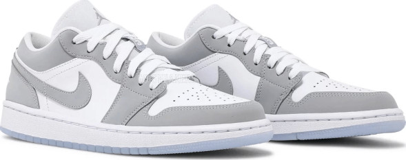Женские кроссовки Nike Wmns Air Jordan 1 Low &amp;#039;White Wolf Grey&amp;#039;