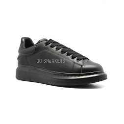 Alexander McQueen Luxe Total Black